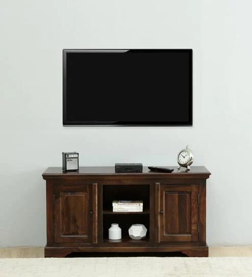 Living room setup with WoodBMine settee and sofa collection
